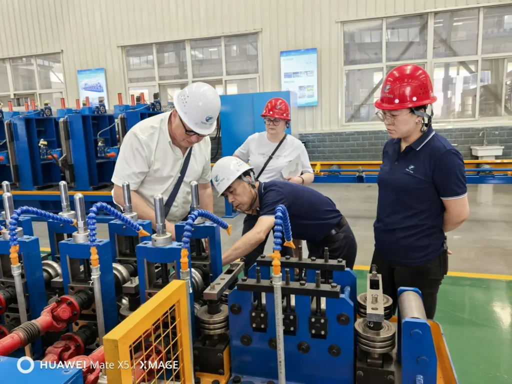 Customer from Russia visiting the Tengtian works — HG165 × 6 mm construction tube