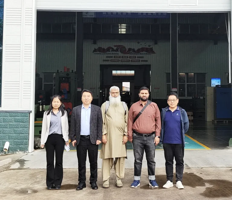 Customer from Pakistan visiting the Tengtian works — 127 × 6 mm construction tube