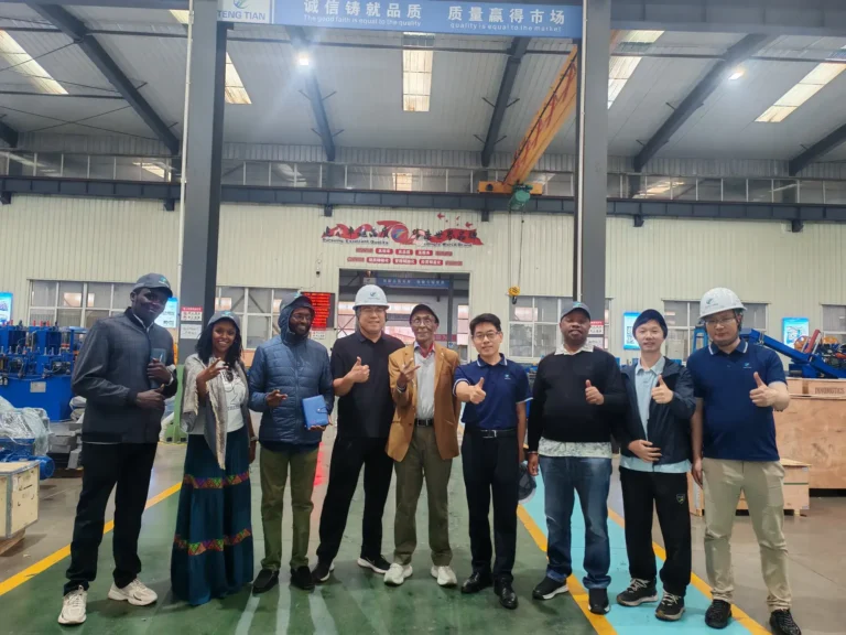 Customer from Kenya visiting the Tengtian works — 150 × 150 × 6 mm construction tube