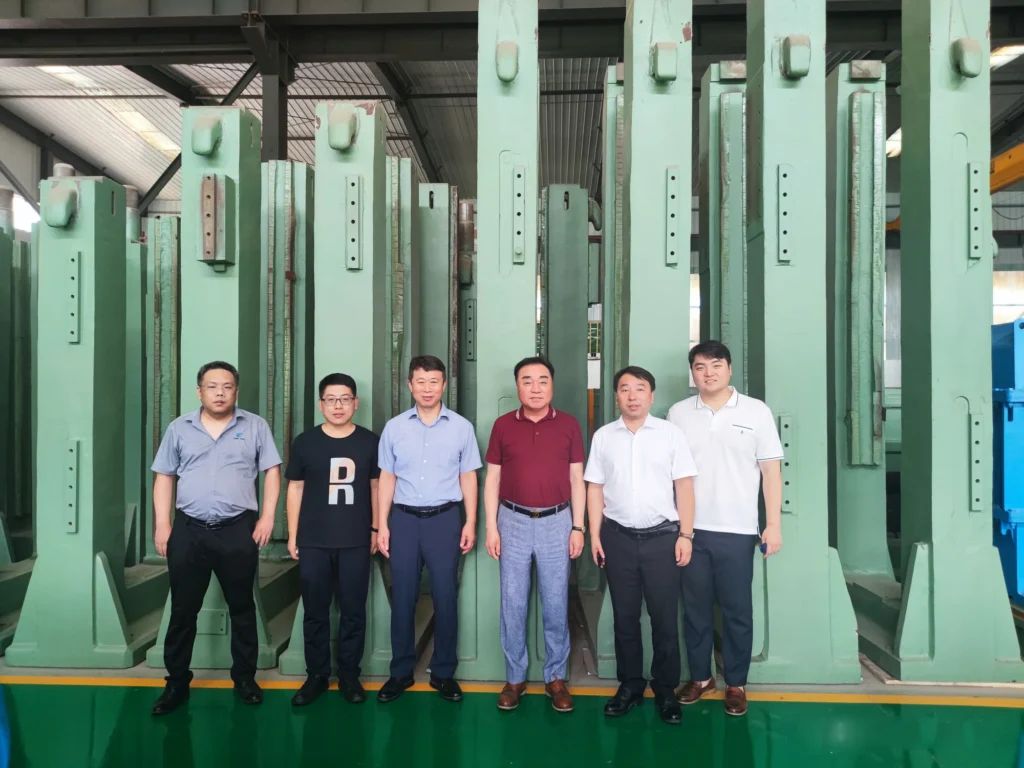 Customer from South Korea visiting the Tengtian works — 200 × 200 × 12 mm construction tube