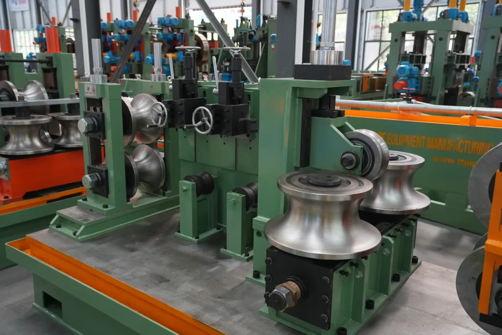 Roll shaft and forming stand detail of HG219 large diameter tube mill