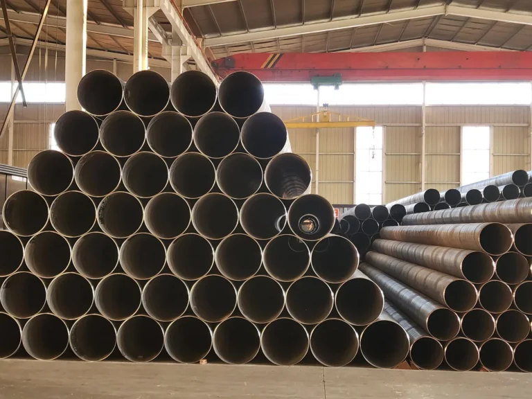 Finished large-diameter spiral welded pipe, stacked